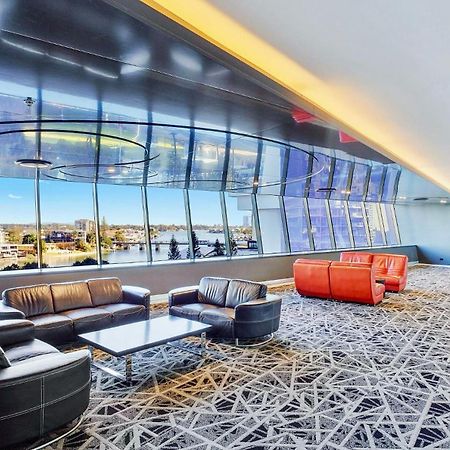 Circle On Cavill Surfers Paradise Apartments-Holiday Paradise Гоулд Коуст Екстериор снимка