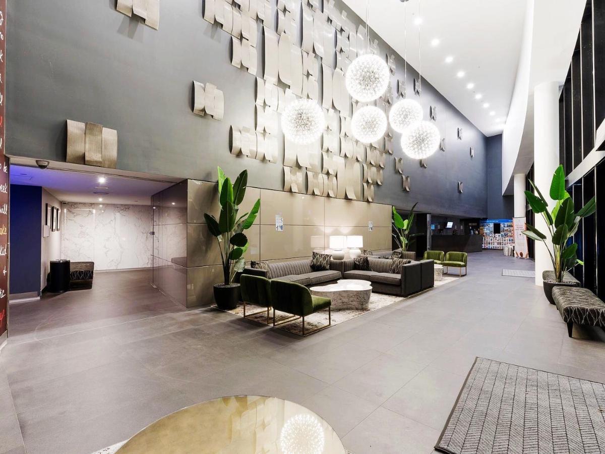Circle On Cavill Surfers Paradise Apartments-Holiday Paradise Гоулд Коуст Екстериор снимка