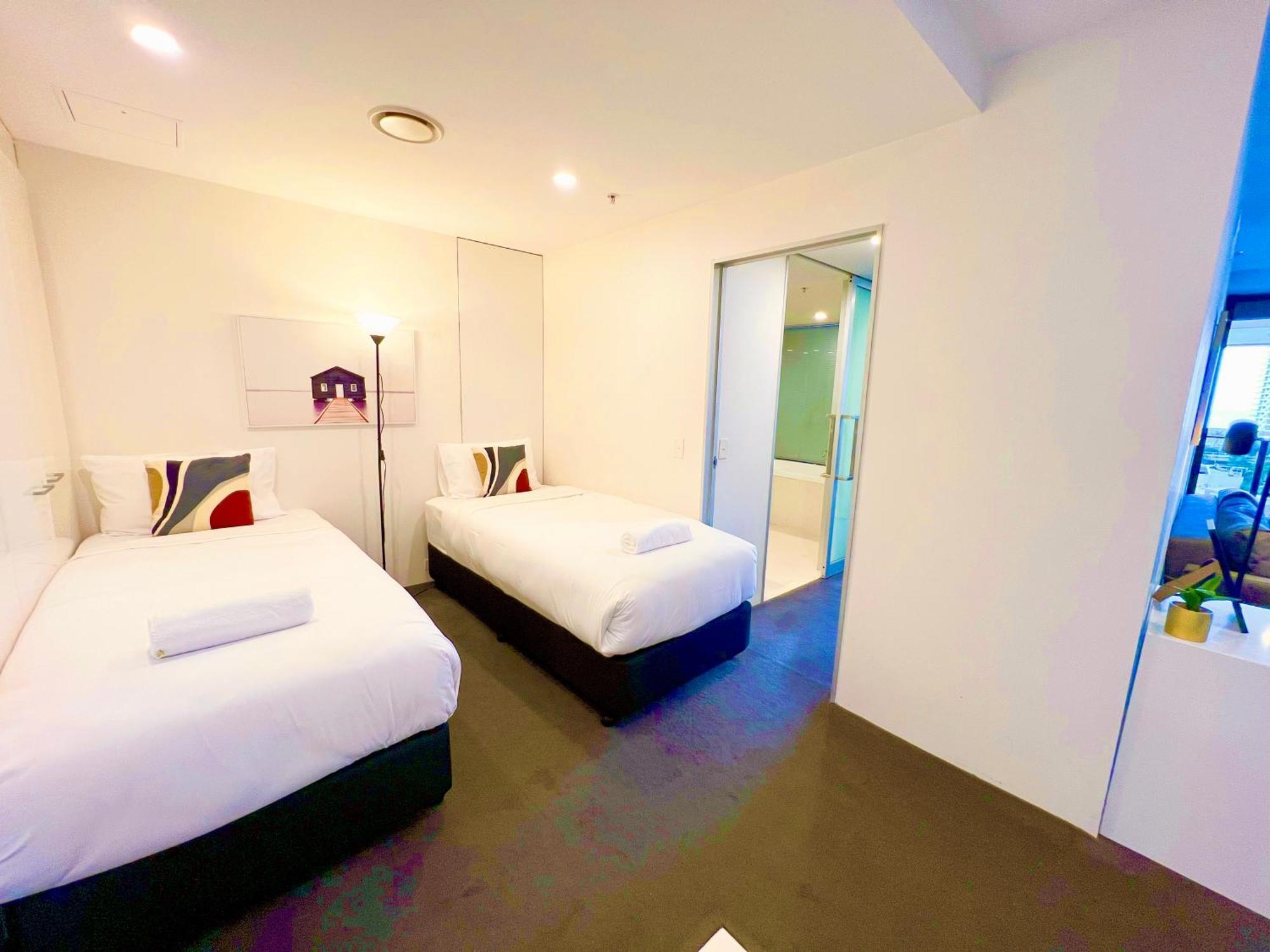 Circle On Cavill Surfers Paradise Apartments-Holiday Paradise Гоулд Коуст Стая снимка