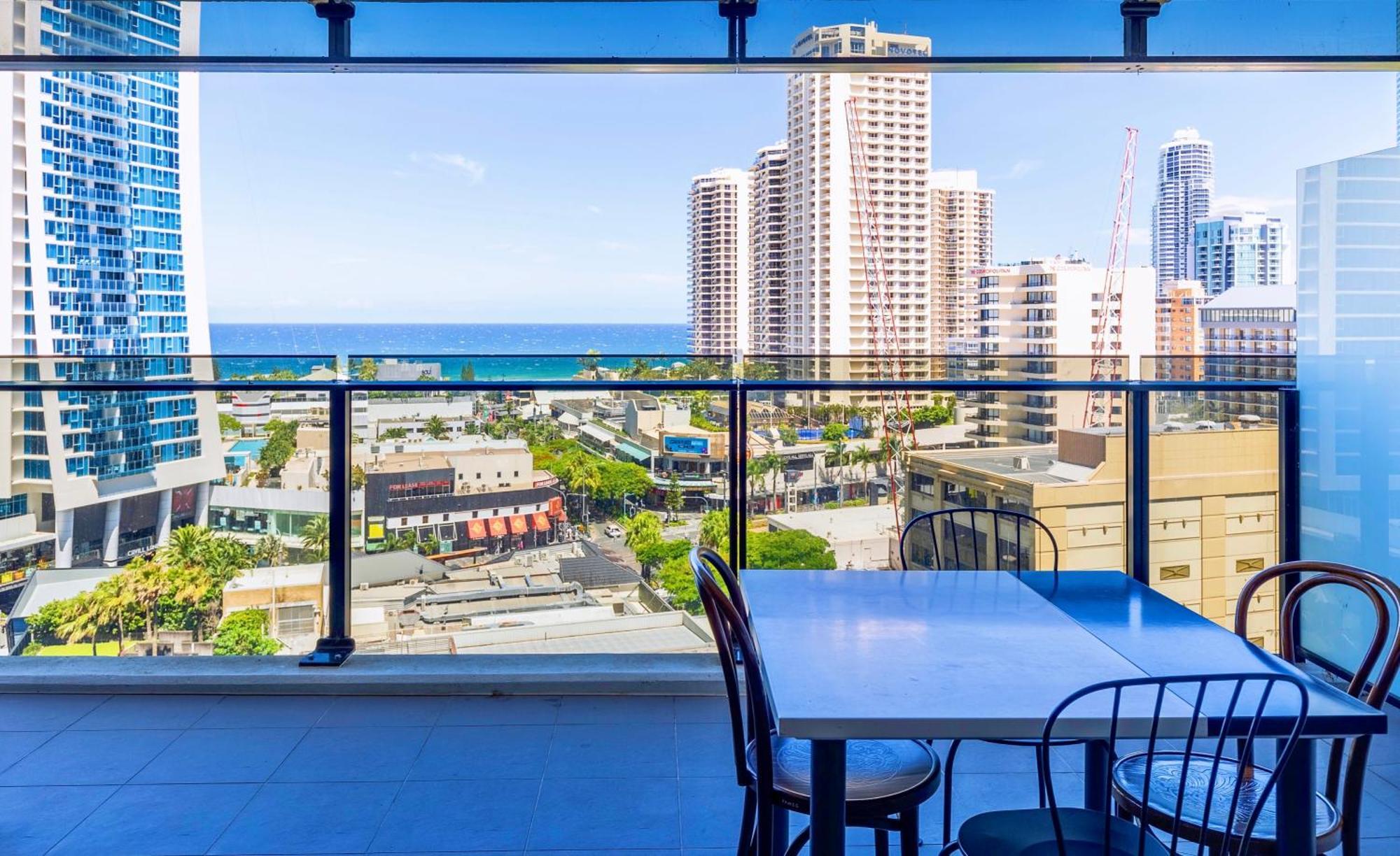 Circle On Cavill Surfers Paradise Apartments-Holiday Paradise Гоулд Коуст Стая снимка